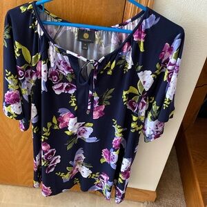JM COLLECTION Women's Floral Split-Neck Top Pit to Pit 21” Boutique